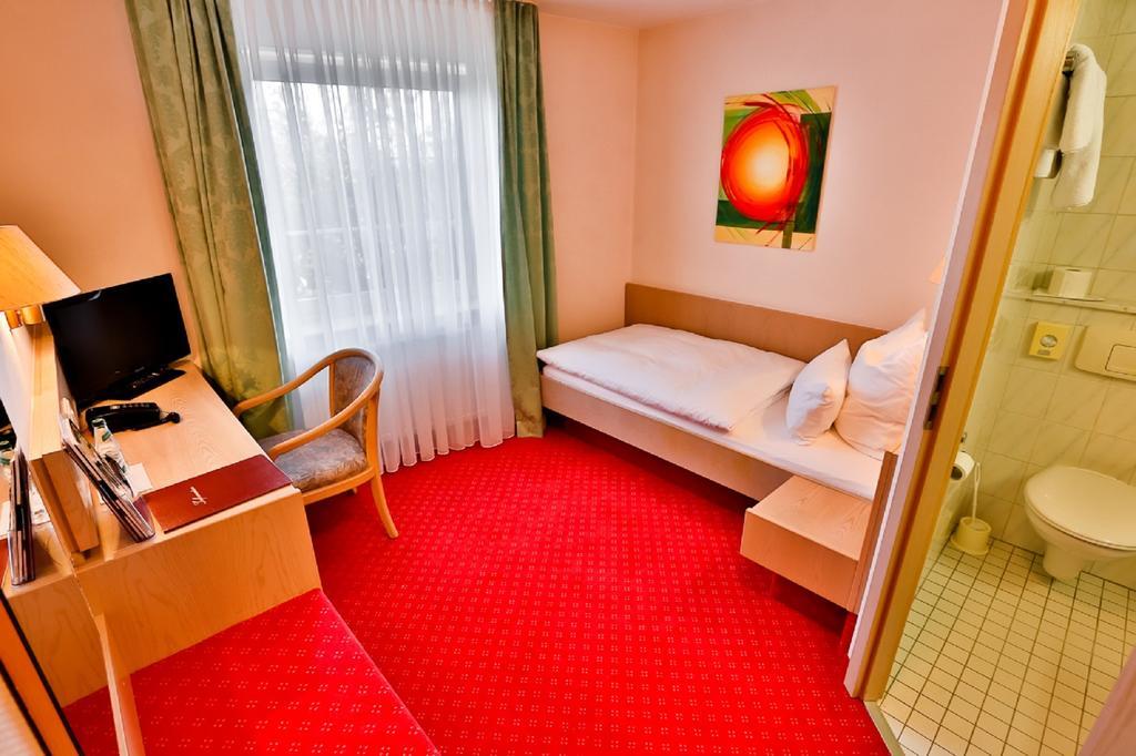 Mayers Waldhorn - Zwischen Reutlingen Und Tuebingen Kusterdingen Ruang foto