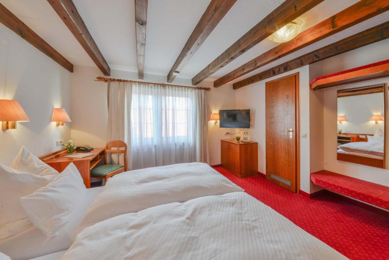 Mayers Waldhorn - Zwischen Reutlingen Und Tuebingen Kusterdingen Bagian luar foto